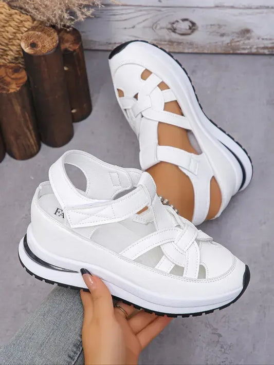 Comfortabele sandalen met sleehak en klittenbandsluiting voor dames