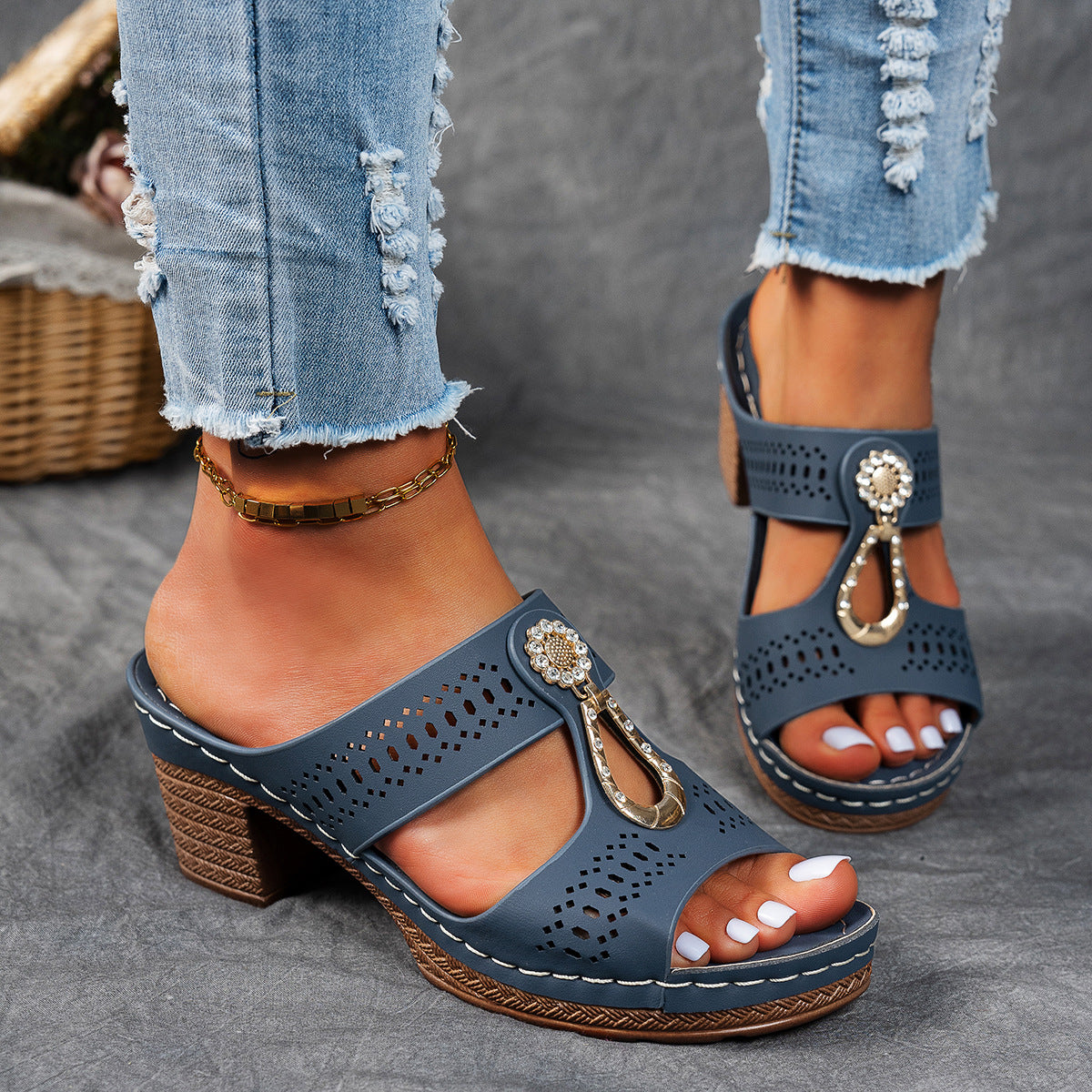 Orthopedische sandalen met strass-hak